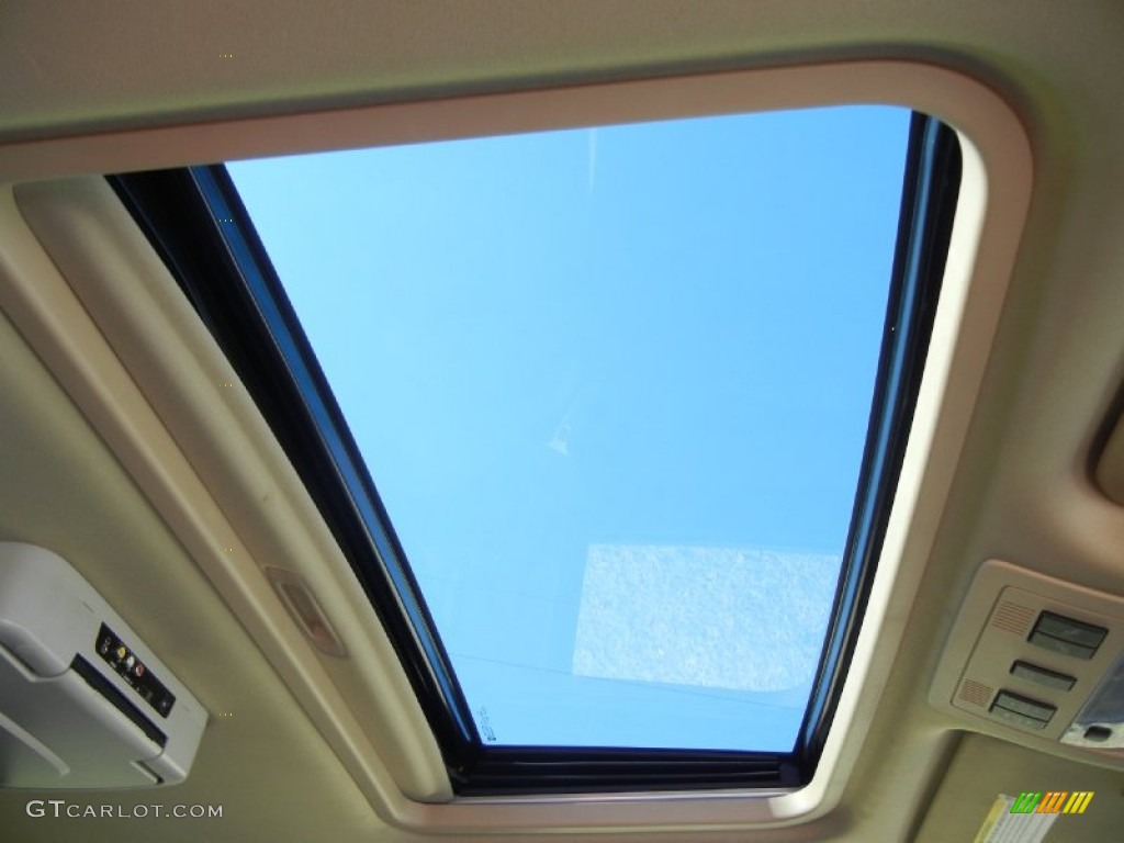 2007 Tahoe LTZ - Summit White / Light Cashmere/Ebony photo #7
