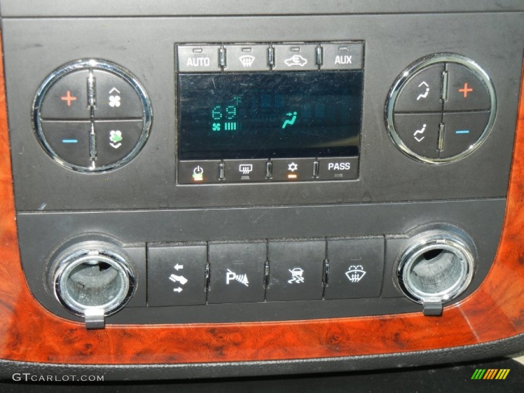 2007 Chevrolet Tahoe LTZ Controls Photo #57113209