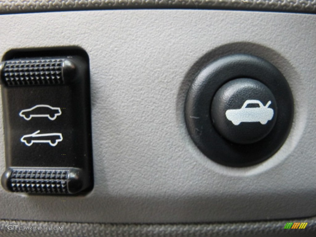 2008 Chrysler Sebring Touring Convertible Controls Photo #57114775