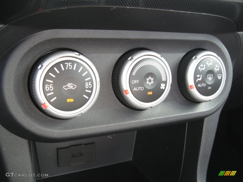 2008 Mitsubishi Lancer Evolution GSR Controls Photo #57116227