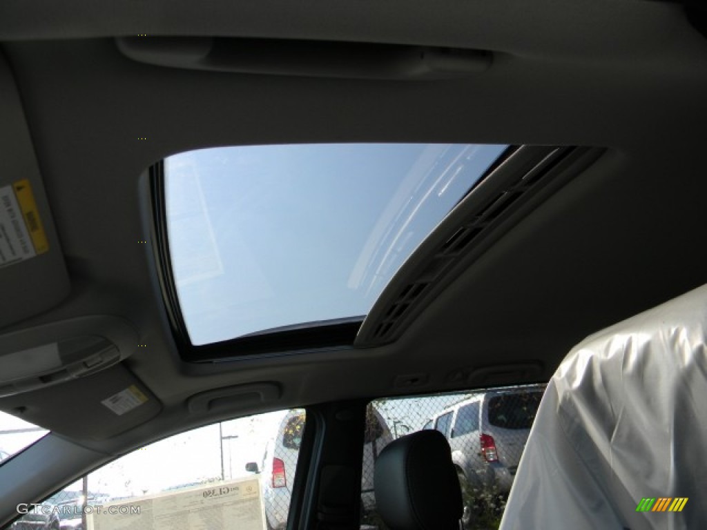 2012 GL 350 BlueTEC 4Matic - Arctic White / Black photo #8