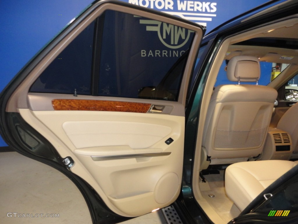 2009 ML 350 4Matic - Jade Green Metallic / Cashmere photo #18