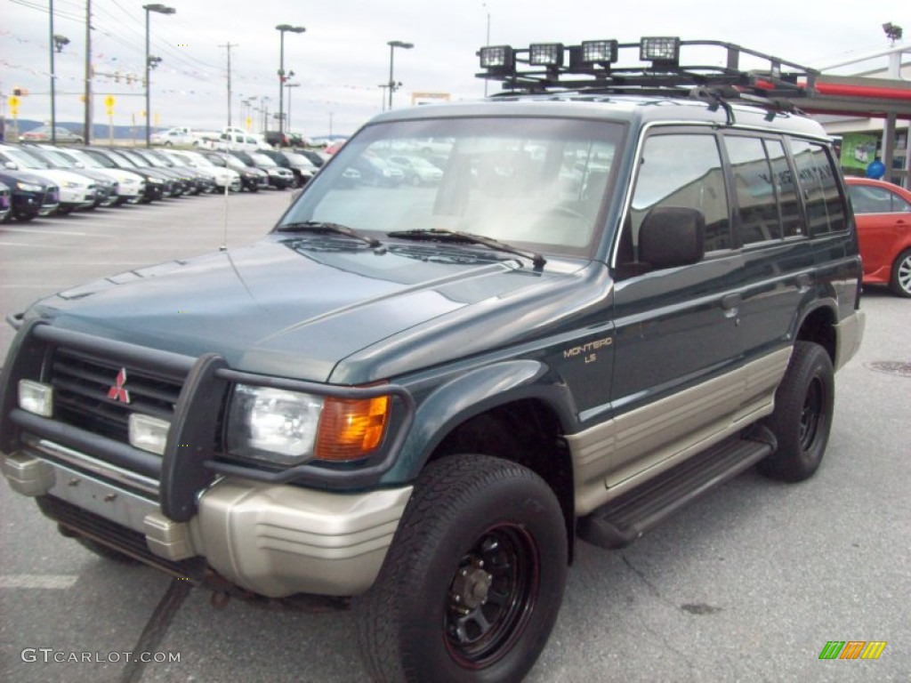 1996 Montero LS 4x4 - Navajo Green Metallic / Beige photo #1