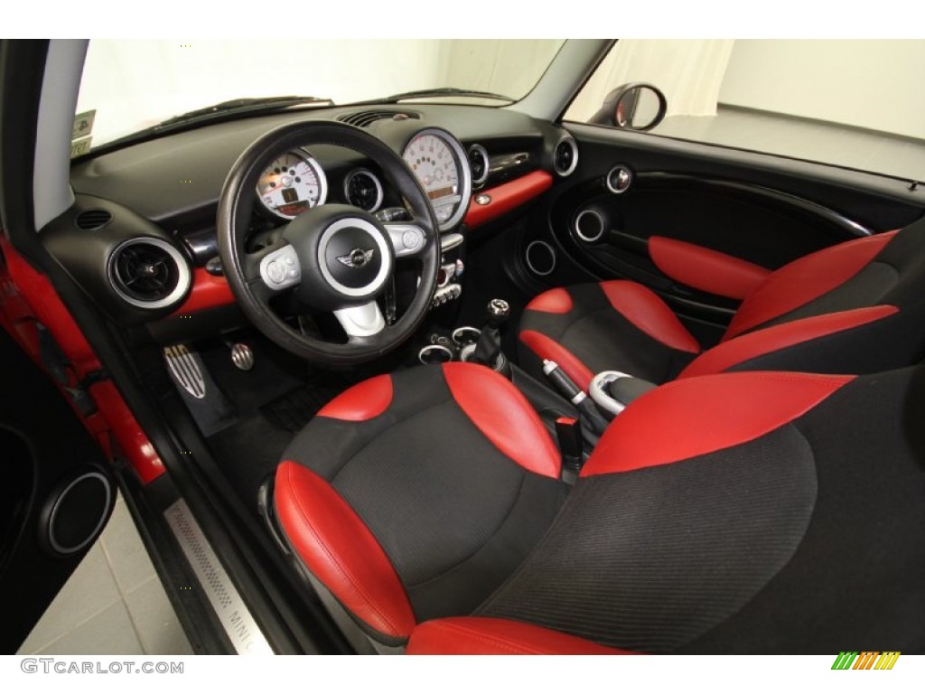 2009 Cooper S Clubman - Chili Red / Black/Rooster Red photo #16