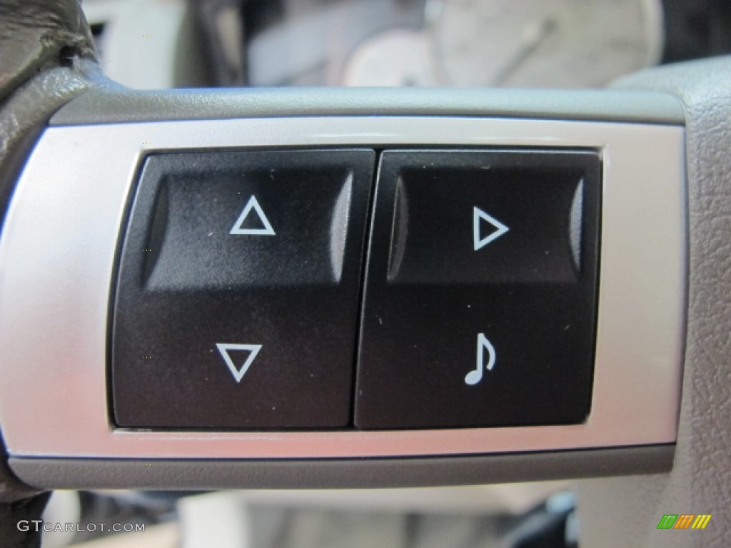 2009 Chrysler 300 C HEMI AWD Controls Photo #57122893
