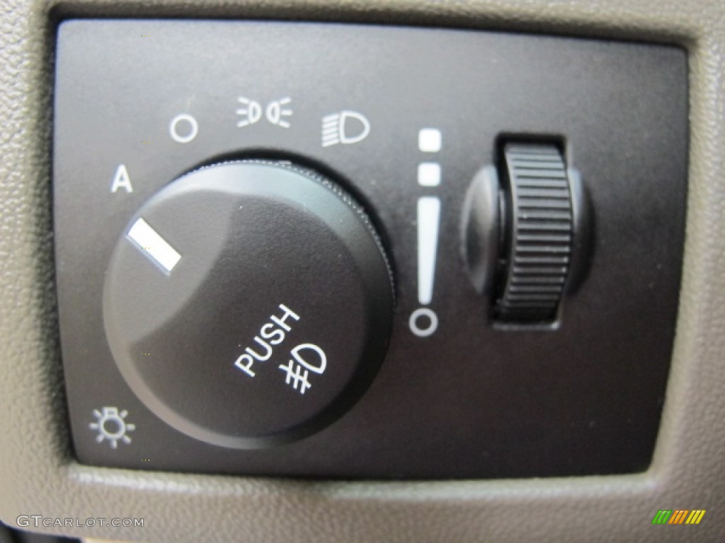 2009 Chrysler 300 C HEMI AWD Controls Photo #57122913