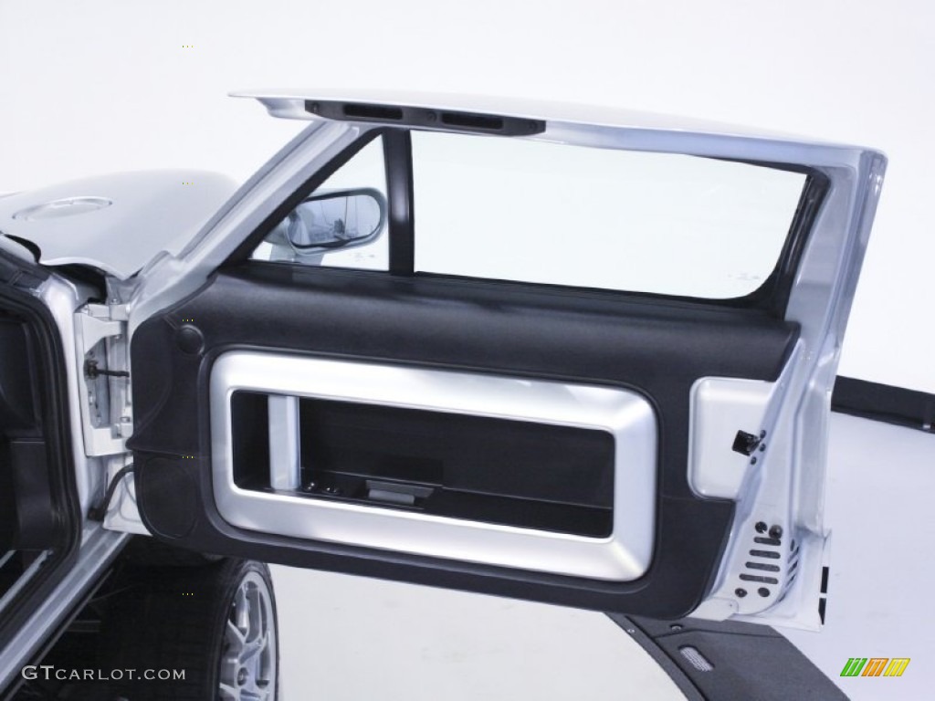 2005 Ford GT Standard GT Model Ebony Black Door Panel Photo #57130285
