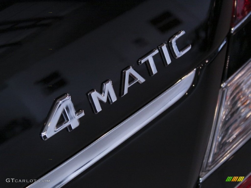 2009 Mercedes-Benz S 550 4Matic Sedan Marks and Logos Photos