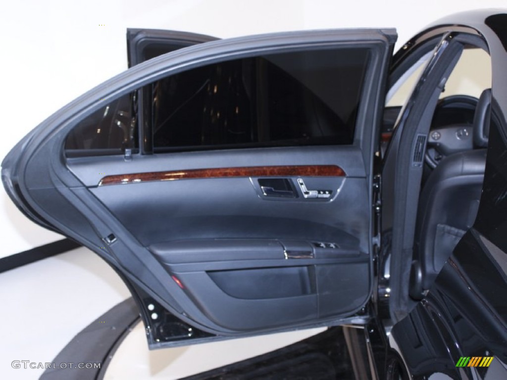 2009 Mercedes-Benz S 550 4Matic Sedan Black Door Panel Photo #57132882