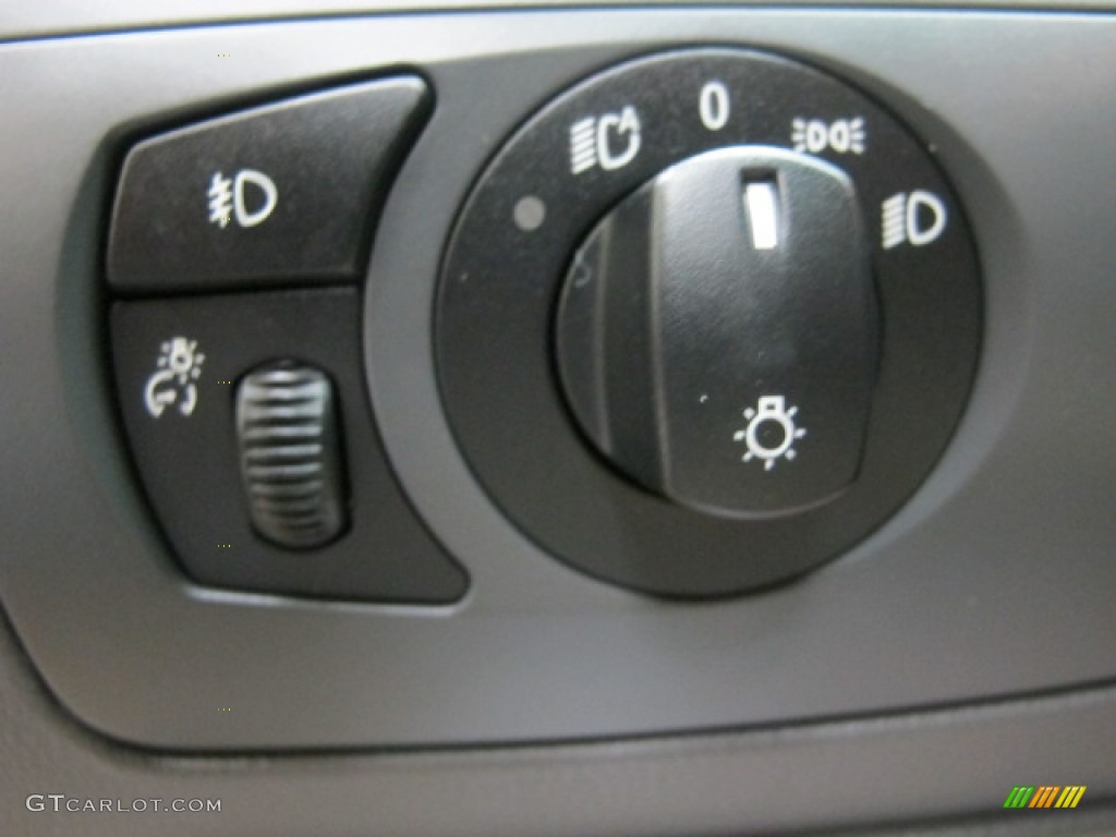 2004 BMW 6 Series 645i Coupe Controls Photo #57133204