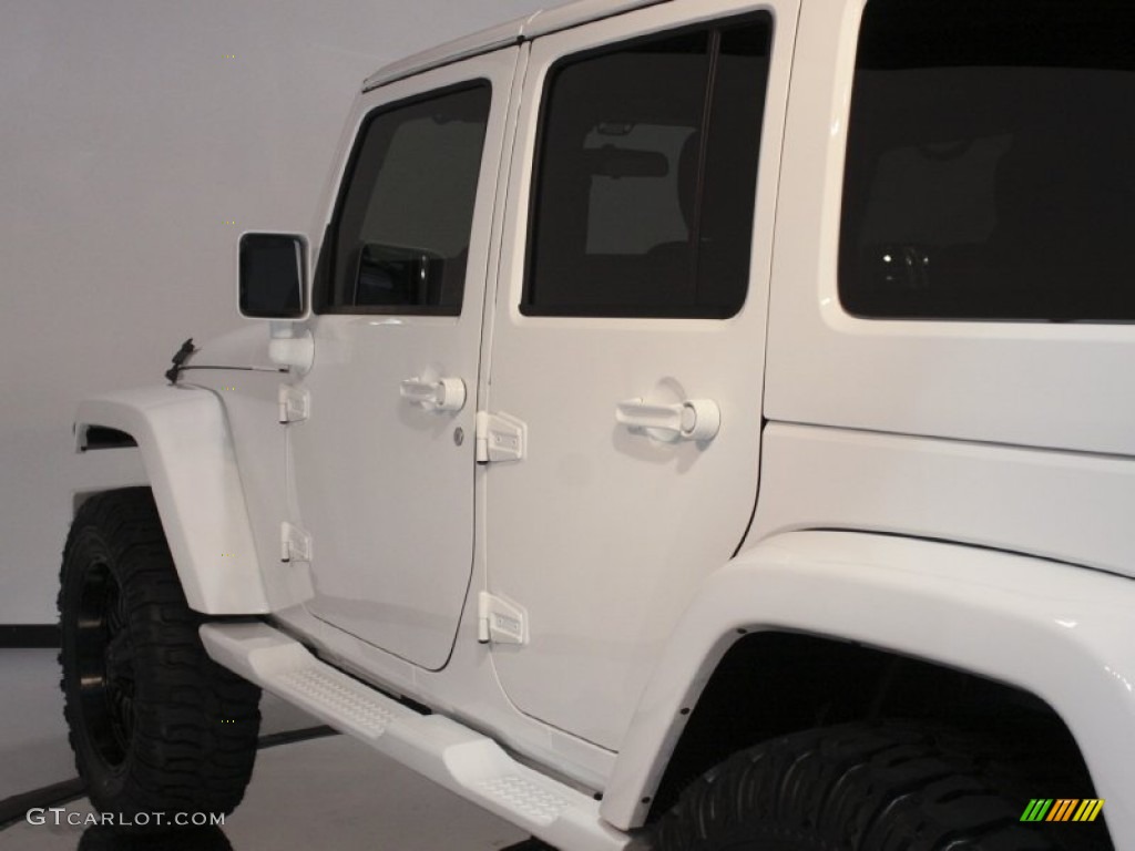 Jeep Wrangler Unlimited Sahara 2014 White Jeep Wrangler Unlimited Sahara 2014 White
