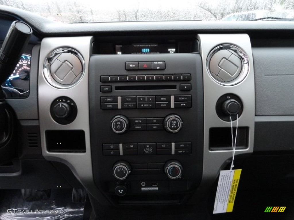 2012 Ford F150 XLT SuperCab 4x4 Controls Photo #57143542