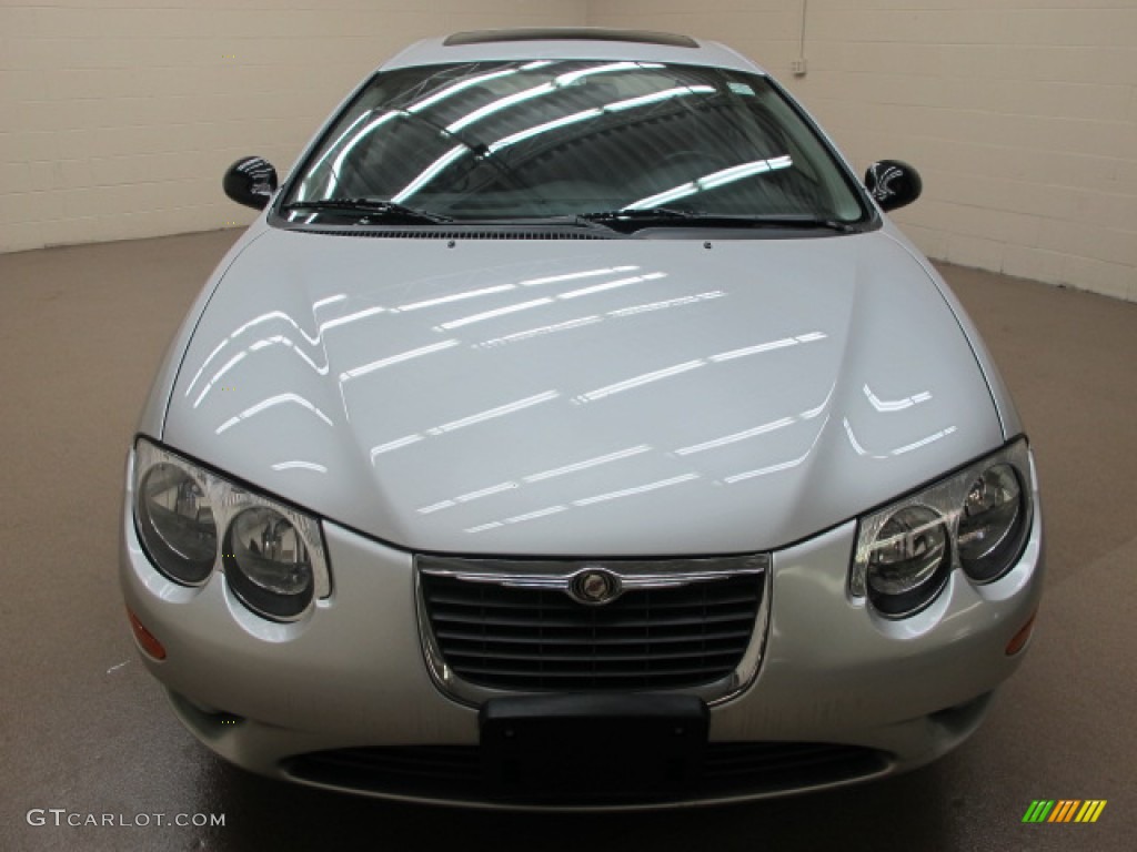 2003 300 M Sedan - Bright Silver Metallic / Dark Slate Gray photo #2