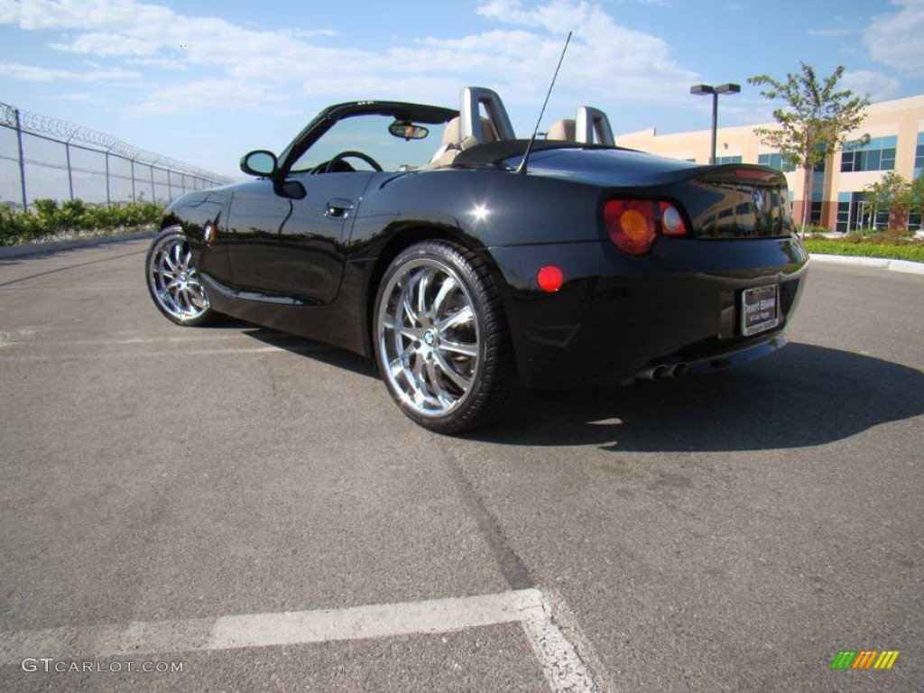 2003 Z4 2.5i Roadster - Jet Black / Beige photo #29