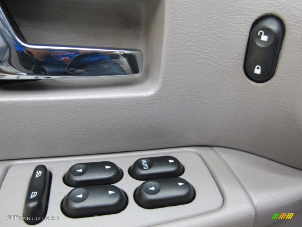 2002 Ford Taurus SEL Controls Photo #57150808