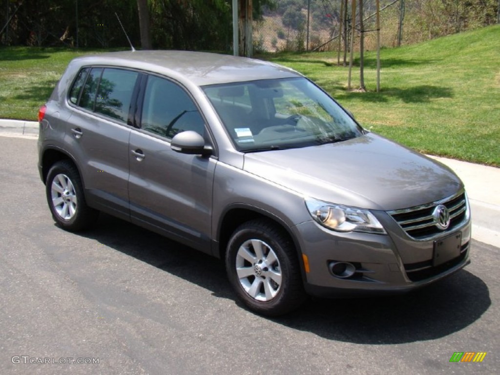 2010 Tiguan S - Alpine Grey Metallic / Charcoal photo #19