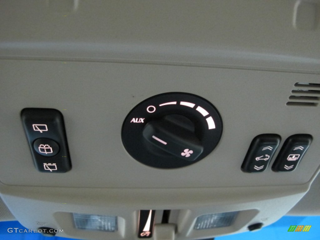 2004 Cadillac SRX V8 Controls Photo #57154291