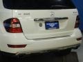 Arctic White - ML 350 4Matic Photo No. 10
