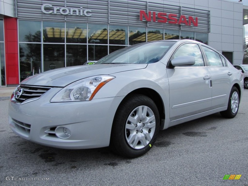 Brilliant Silver Nissan Altima