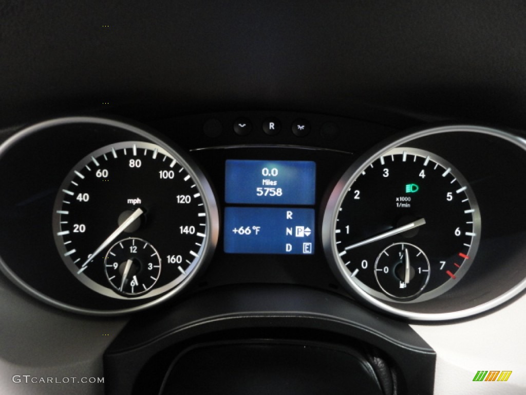 2011 Mercedes-Benz R 350 4Matic Gauges Photo #57159076