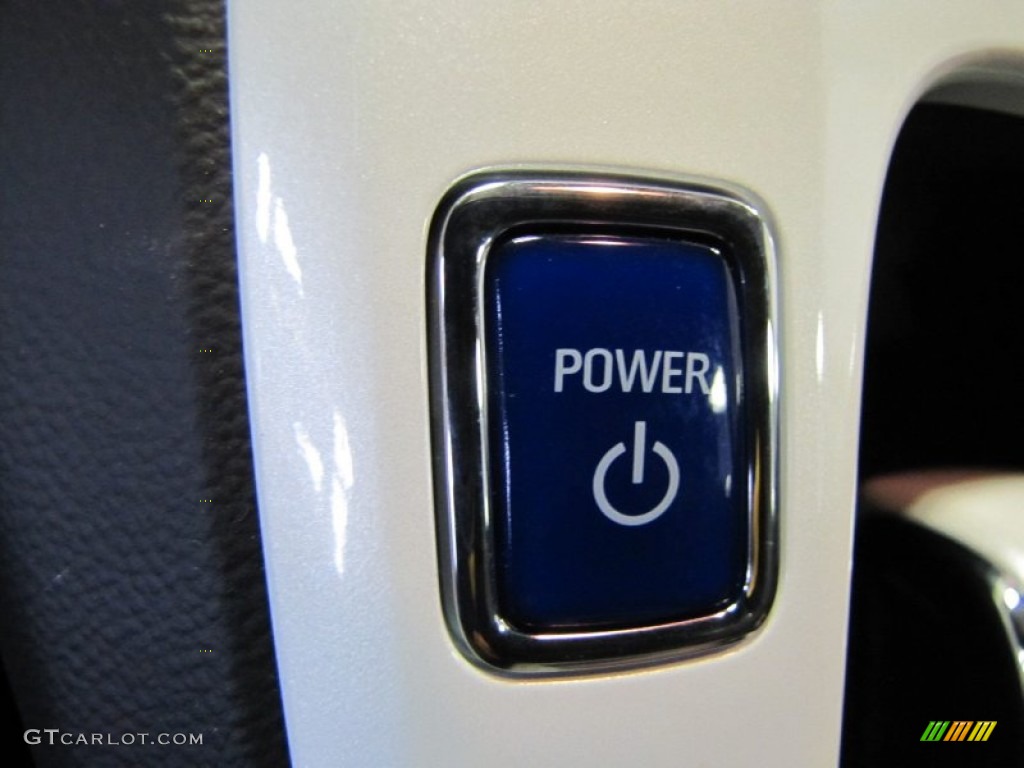 2012 Chevrolet Volt Hatchback Controls Photo #57159091