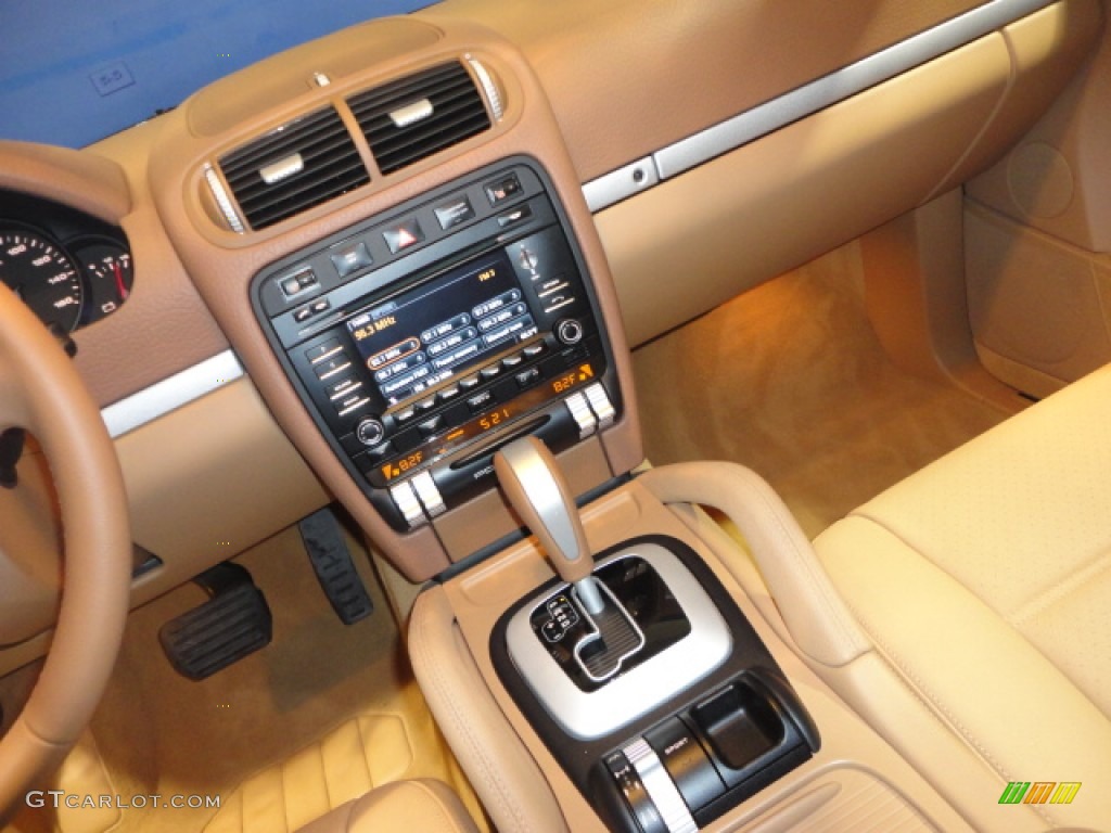 2009 Porsche Cayenne Tiptronic Controls Photo #57163628