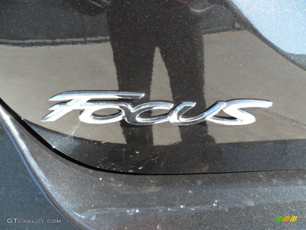 2012 Focus SE Sedan - Black / Charcoal Black photo #14