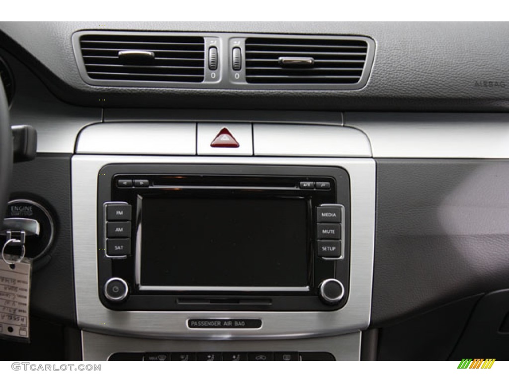 2010 CC Luxury - White Gold Metallic / Black photo #10