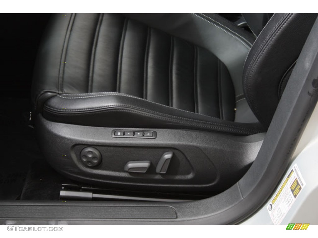 2010 CC Luxury - White Gold Metallic / Black photo #20