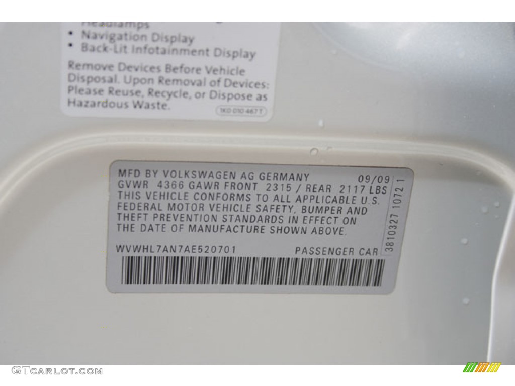 2010 CC Luxury - White Gold Metallic / Black photo #31