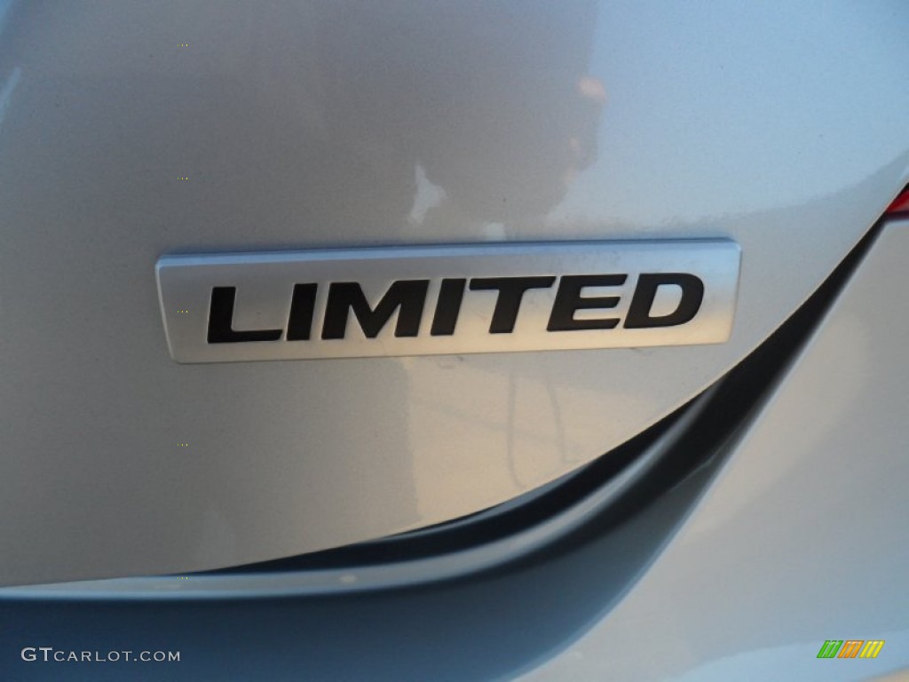 2012 Elantra Limited - Silver / Gray photo #16