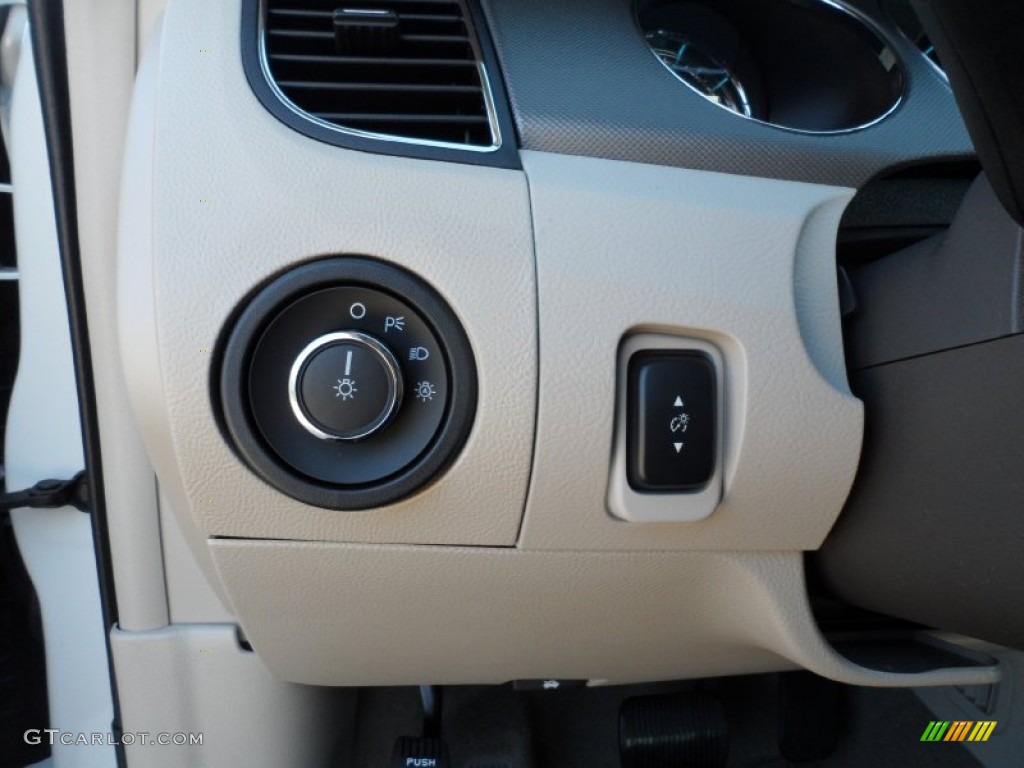 2012 Ford Taurus SE Controls Photo #57170792