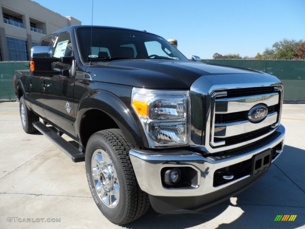 2012 F250 Super Duty Lariat Crew Cab 4x4 - Tuxedo Black Metallic / Black photo #1