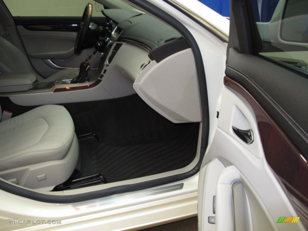 2009 CTS 4 AWD Sedan - White Diamond Tri-Coat / Light Titanium/Ebony photo #23