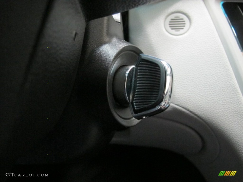 2009 CTS 4 AWD Sedan - White Diamond Tri-Coat / Light Titanium/Ebony photo #39