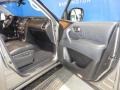 Platinum Graphite - QX 56 4WD Photo No. 24