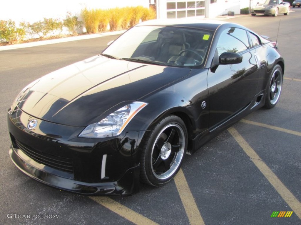 2004 350Z Touring Coupe - Super Black / Charcoal photo #4