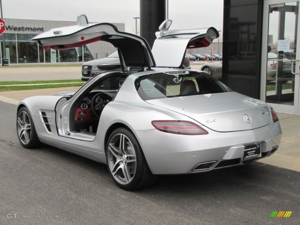 2011 SLS AMG - Iridium Silver Metallic / designo Classic Red photo #21