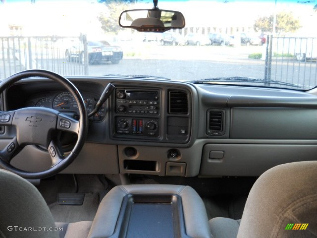 2005 Chevrolet Tahoe LS 4x4 Tan/Neutral Dashboard Photo #57190914