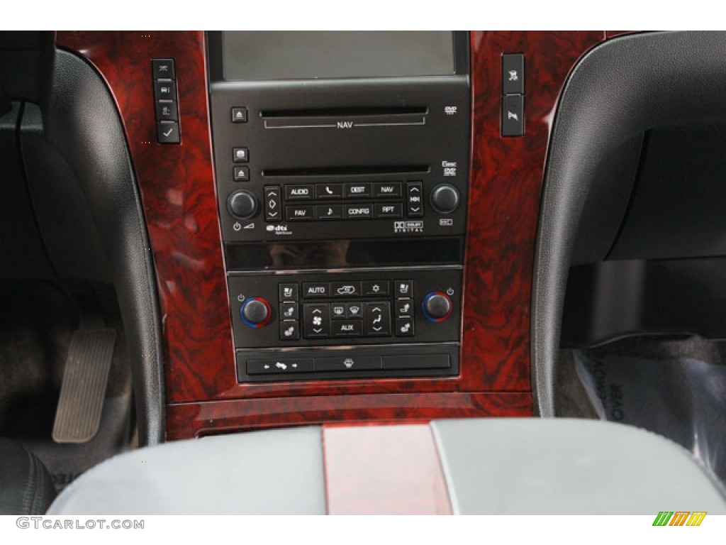 2007 Chevrolet Tahoe LTZ 4x4 Controls Photo #57197071