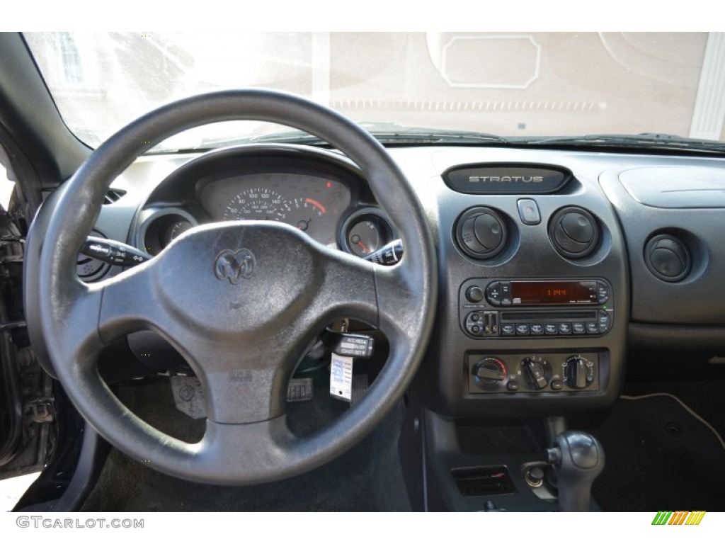 2002 Stratus SE Coupe - Black / Black/Beige photo #10