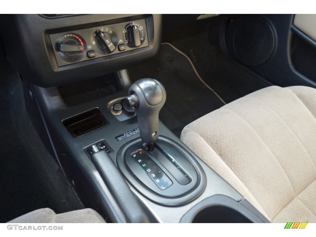 2002 Stratus SE Coupe - Black / Black/Beige photo #13