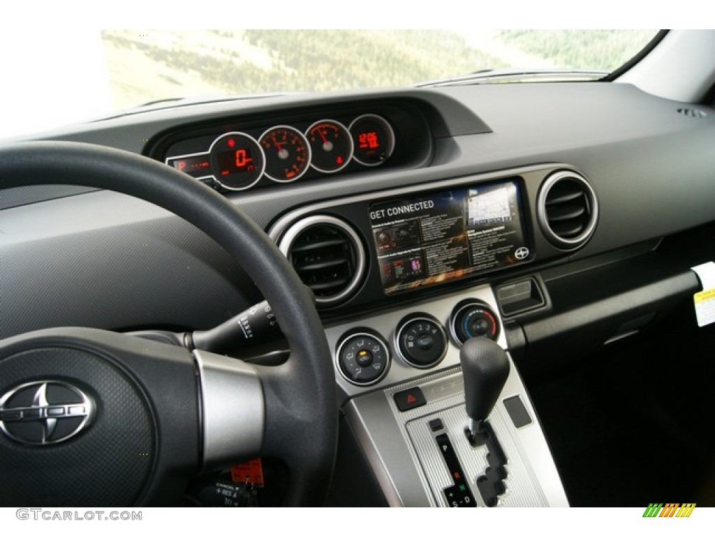 2012 Scion xB Standard xB Model Controls Photo #57201526