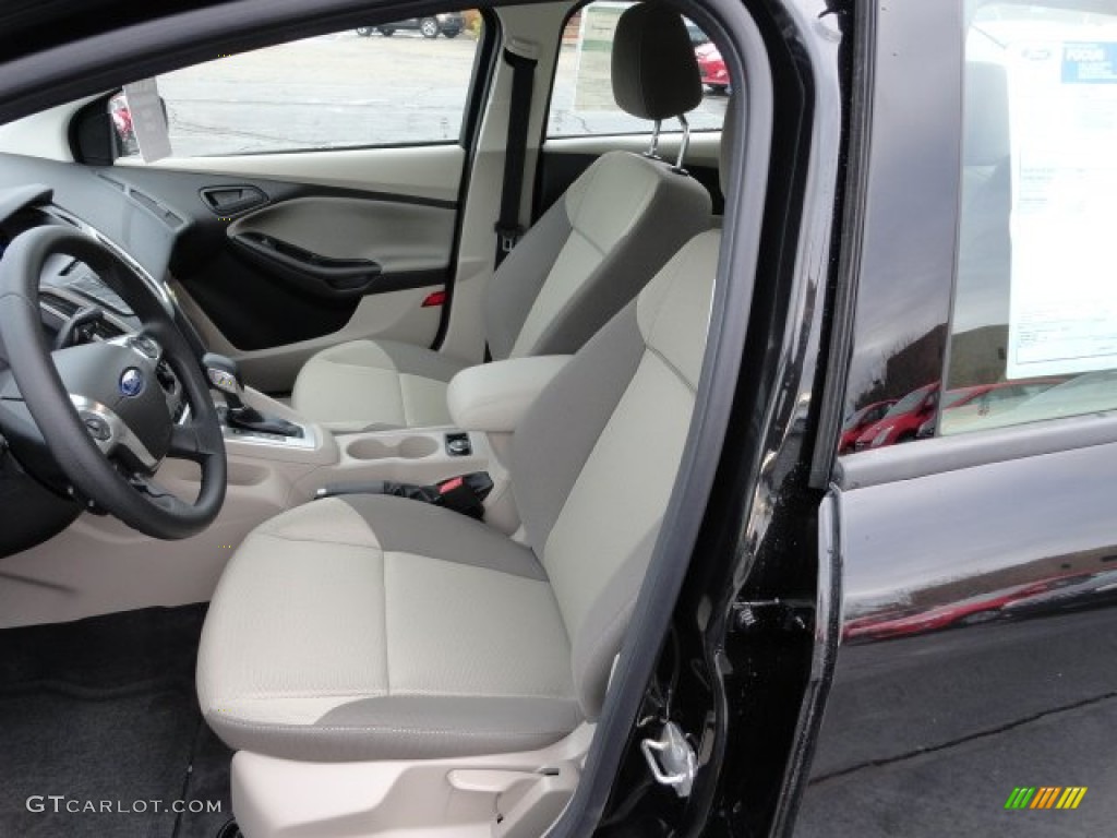 2012 Focus SE Sedan - Black / Charcoal Black photo #8