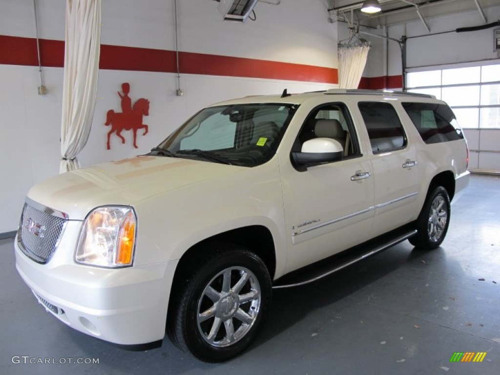 2009 Yukon XL Denali AWD - Summit White / Cocoa/Light Cashmere photo #1