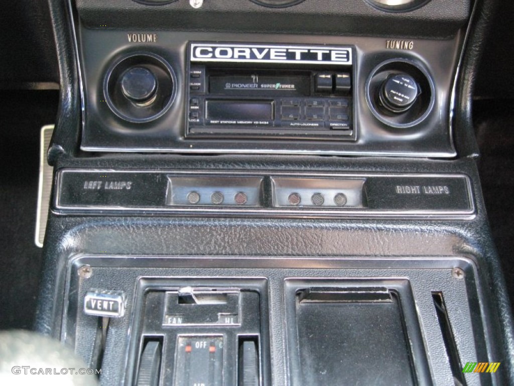 1969 Chevrolet Corvette Coupe Audio System Photo #57215212