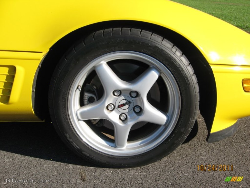 1996 Corvette Coupe - Competition Yellow / Black photo #17