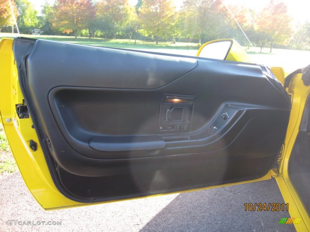 1996 Corvette Coupe - Competition Yellow / Black photo #27