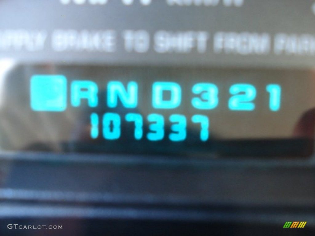 2005 Impala  - White / Medium Gray photo #14