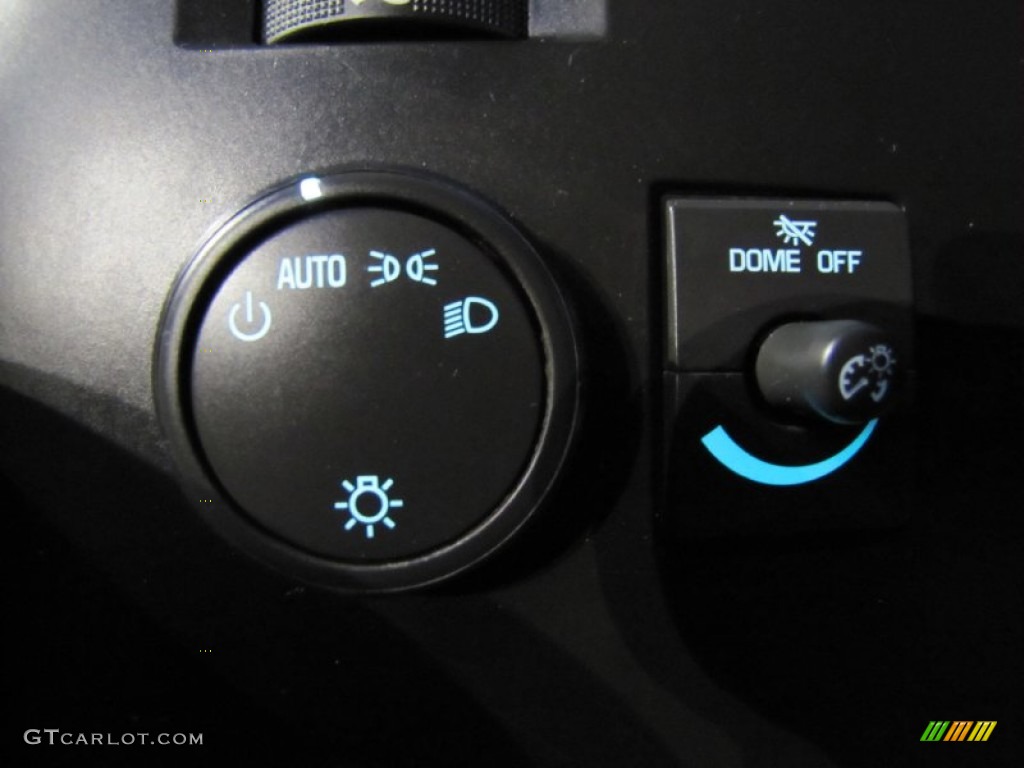 2009 Chevrolet Silverado 2500HD Work Truck Extended Cab 4x4 Controls Photo #57220841